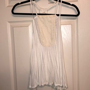 Super soft, flowy, white tank top✨